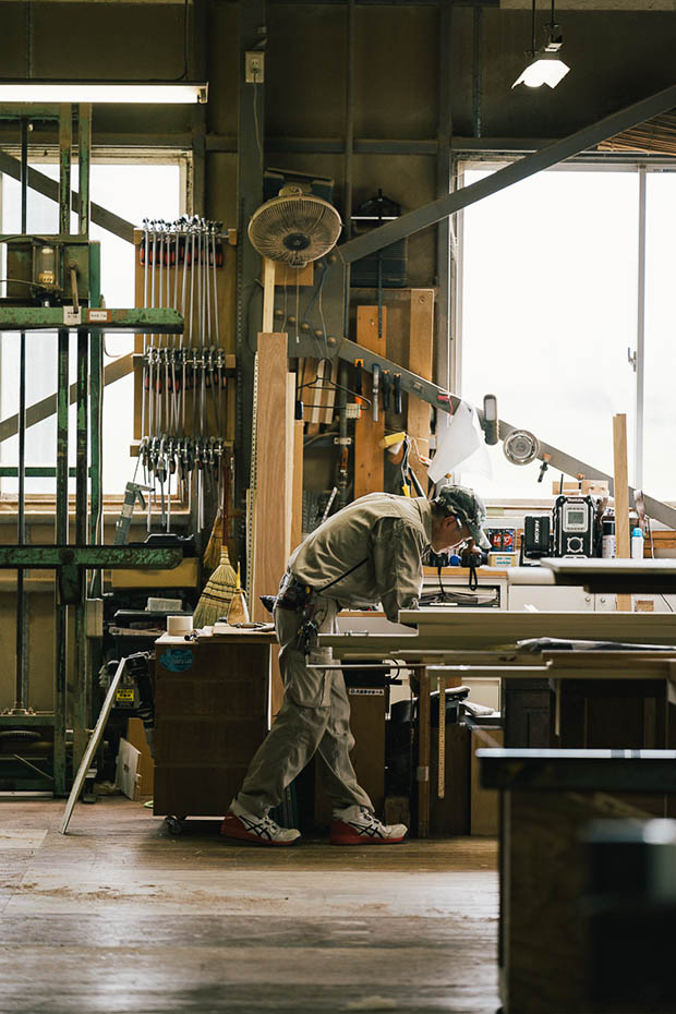 大川工場の作業風景。